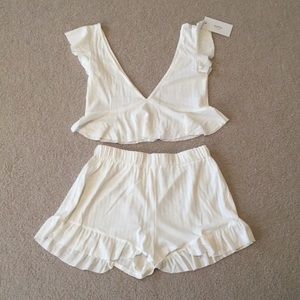NWT white 2 piece ruffle short set